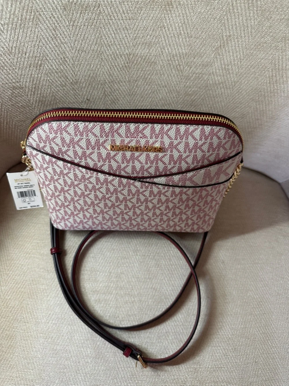 Michael Kors Wine and Pink Crossbody with Gold Chain Detail - Picture 4 of 10